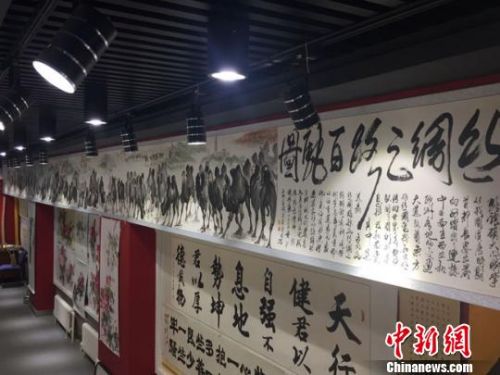 甘肃本土书画家“接地气”展现丝路风情（图）