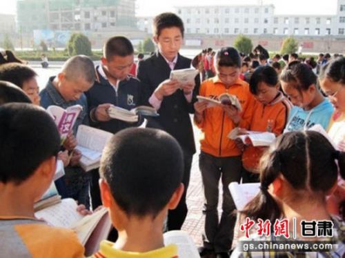 在庆阳，各中小学校中，中华经典诵读成为每个学生的必修课。