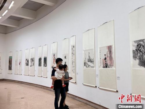 第38届中国陕西·日本京都书画联展暨第7届中国·日本学生书画联展开幕。　李一璠 摄