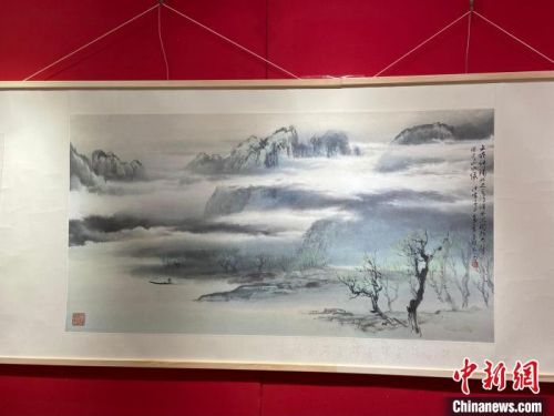 香港展出岭南画派书画作品引关注