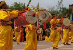 兰州太平鼓舞，响声如万马欢腾黄河奔流