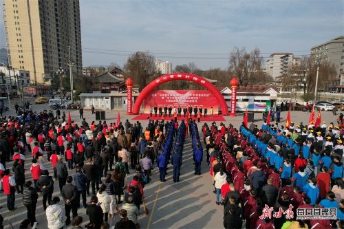 小手拉大手城市建设我当先主题志愿服务启动      资料图.jpg