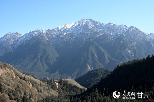 马蹄石窟群旅游区。人民网 席娟娟摄