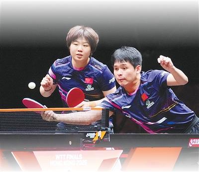 运动员在WTT香港总决赛中。新华社记者 朱 炜摄