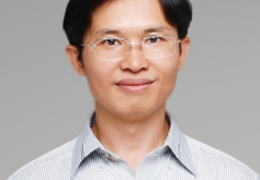 苏首飞：从诗意敏感走向专业理性再回归商学教育的跨界旅者